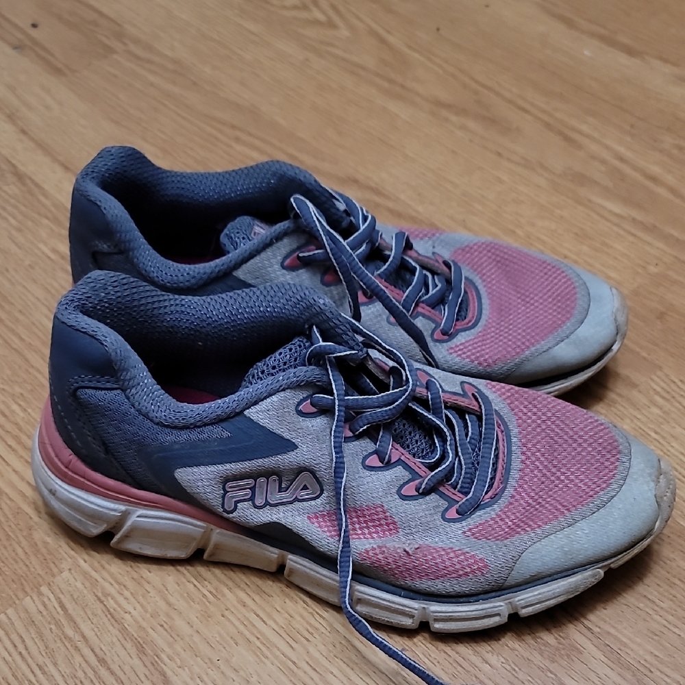 Fila Women's Athletic Shoes in Pink and Gray